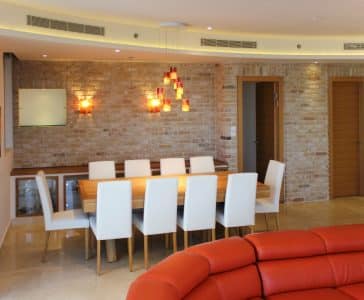 עיצוב דירת יוקרה, פינת האוכל מבט מהסלון, עיצוב פנים ופנג שואי, ענבל קרקו