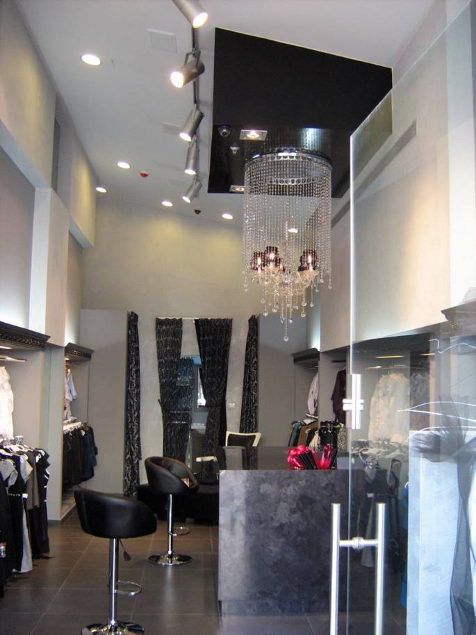 עיצוב חנות לבגדי נשים, מבט מדלת הכניסה, ענבל קרקו, עיצוב פנים ופנג שואי
