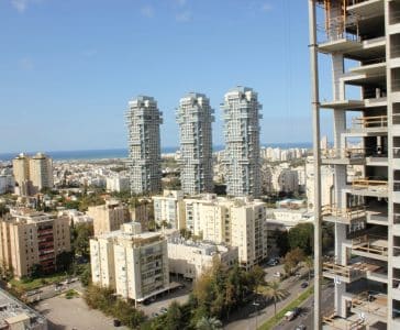 עיצוב דירת יוקרה, מבט מהמרפסת, מגדלי U, עיצוב פנים ופנג שואי, ענבל קרקו