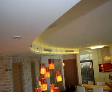 עיצוב דירת יוקרה, הנמכת גבס מעוגלת, עיצוב פנים ופנג שואי, ענבל קרקו