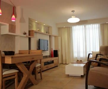 עיצוב דירה קטנה בגבעתיים, הסלון, מבט נוסף, ענבל קרקו, עיצוב פנים ופנג שואי