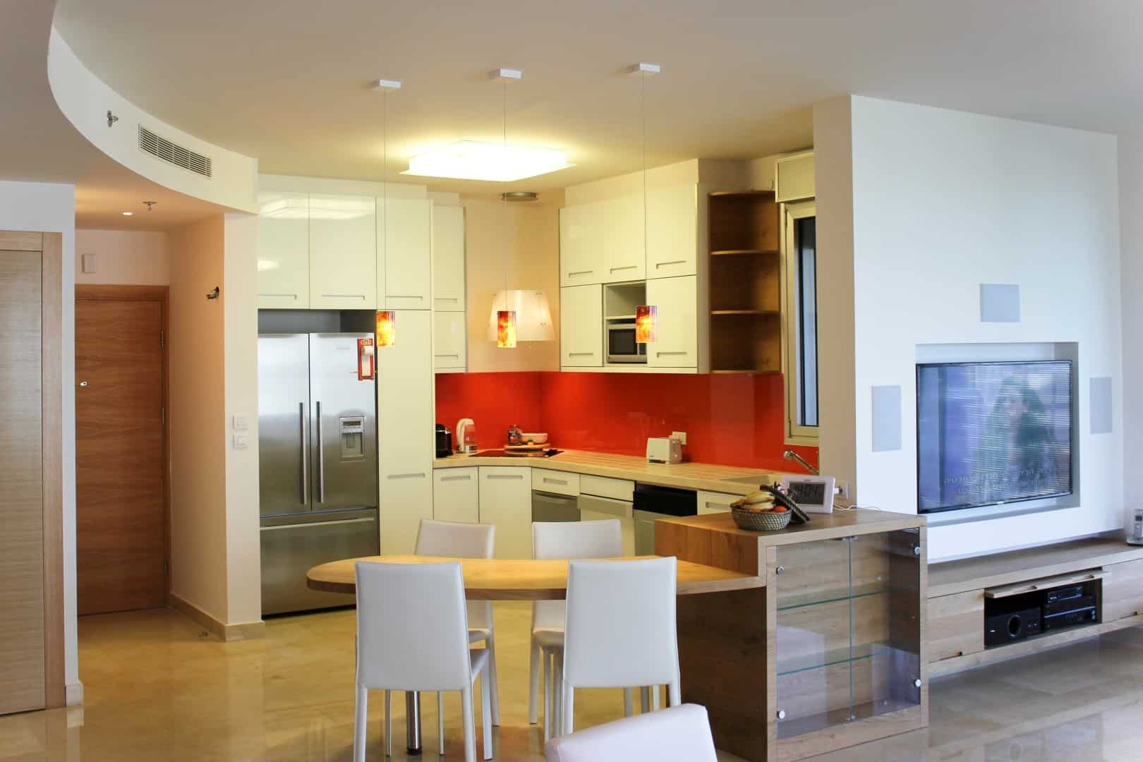 עיצוב דירה חדשה מקבלן, מטבח בדירה בתל אביב, ענבל קרקו עיצוב פנים ופנג שואי