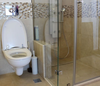 עיצוב דירת יוקרה, מבט נוסף על מקלחת כללית, עיצוב פנים ופנג שואי, ענבל קרקו