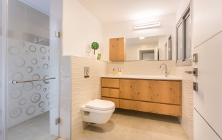 עיצוב מודרני ברחובות, מקלחת כללית, ענבל קרקו, עיצוב פנים ופנג שואי