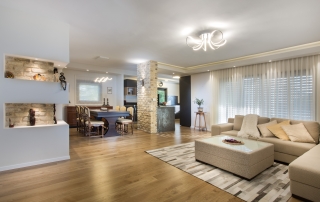 עיצוב פנים מודרני בכפר סבא, מבט מדלת הכניסה, ענבל קרקו, עיצוב פנים ופנג שואי