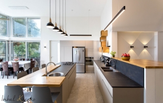 עיצוב וילה מודרנית בהרי ירושליים, מטבח מודרני, ענבל קרקו עיצוב פנים ופנג שואי