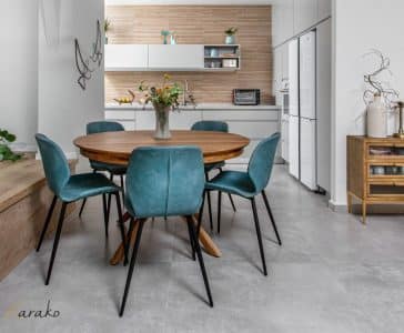 שיפוץ דירה ברחובות, פינת האוכל וברקע המטבח, ענבל קרקו עיצוב פנים ופנג שואי