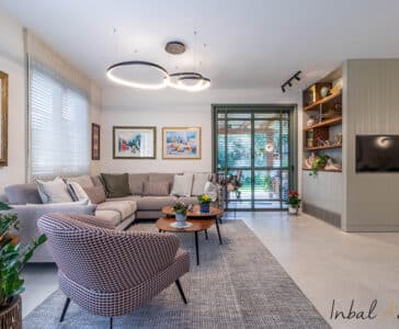 עיצוב פנים במושב גאליה, סלון ויציאה לחצר, ענבל קרקו עיצוב פנים ופנג שואי