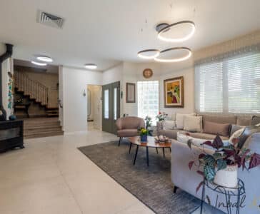 עיצוב פנים במושב גאליה, מבט נוסף על הסלון, ענבל קרקו עיצוב פנים ופנג שואי