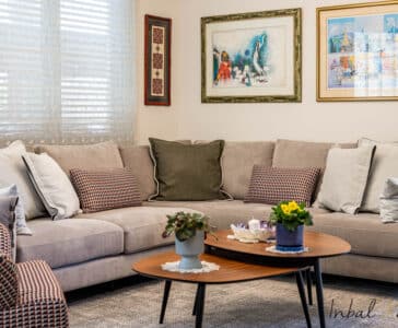 עיצוב פנים במושב גאליה, ספה פינתית, ענבל קרקו עיצוב פנים ופנג שואי