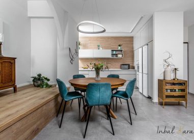 שיפוץ דירה ברחובות, פינת האוכל והמטבח, ענבל קרקו עיצוב פנים ופנג שואי