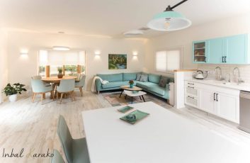 עיצוב פנים לבית בקיבוץ, מראה מכיוון האי במטבח, ענבל קרקו עיצוב פנים ופנג שואי