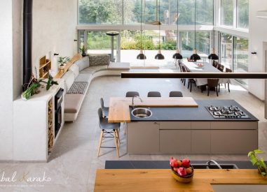 עיצוב וילה בהרי ירושליים, מבט מקומת הביניים, ענבל קרקו עיצוב פנים ופנג שואי